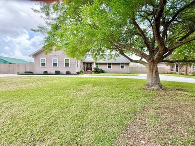 (private lake, pond, coastal) Home For Sale in Patterson Louisiana