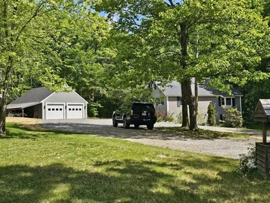 Amazing 4 bedroom , completely furnished! Lots of privacy and - photo 34