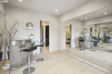 Stunning views, high ceilings and abundant natural light take - photo 37