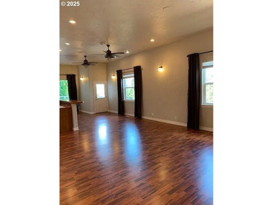 Stunning views, high ceilings and abundant natural light take - photo 41