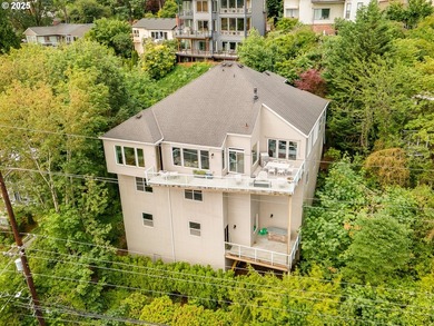 Stunning views, high ceilings and abundant natural light take - photo 48