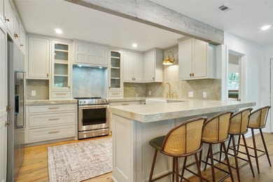 Waterfront Luxury. Fully Reimagined. Move-In Ready. Welcome to - photo 11