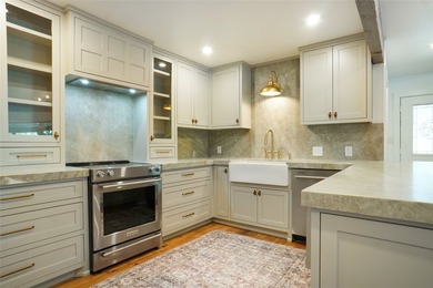 Waterfront Luxury. Fully Reimagined. Move-In Ready. Welcome to - photo 12