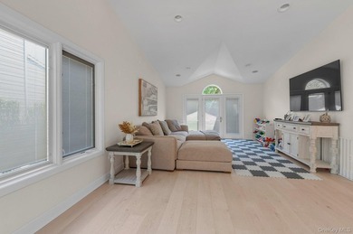 Welcome to 33 Nancy Blvd, an expansive modern and gorgeous - photo 15