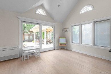 Welcome to 33 Nancy Blvd, an expansive modern and gorgeous - photo 16