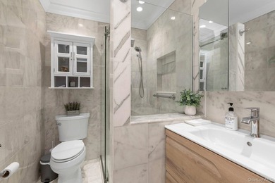 Welcome to 33 Nancy Blvd, an expansive modern and gorgeous - photo 19