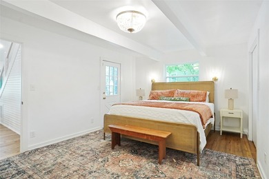 Waterfront Luxury. Fully Reimagined. Move-In Ready. Welcome to - photo 20