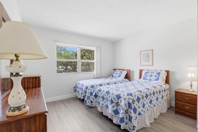 Live the effortless Florida lifestyle in this beautifully - photo 22
