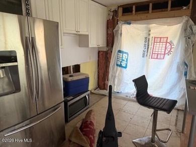 Complete renovation needed (not currently in livable condition) - photo 3