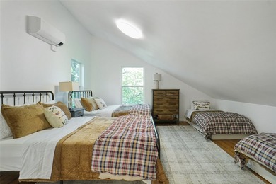 Waterfront Luxury. Fully Reimagined. Move-In Ready. Welcome to - photo 28