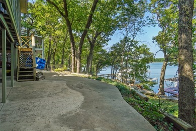 Waterfront Luxury. Fully Reimagined. Move-In Ready. Welcome to - photo 33