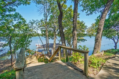 Waterfront Luxury. Fully Reimagined. Move-In Ready. Welcome to - photo 34