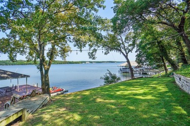 Waterfront Luxury. Fully Reimagined. Move-In Ready. Welcome to - photo 35