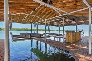 Waterfront Luxury. Fully Reimagined. Move-In Ready. Welcome to - photo 37