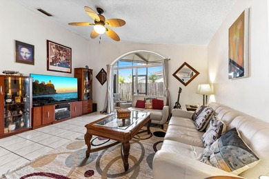 Welcome to this beautiful 3-bedroom, 2-bath, 2-car garage home - photo 11