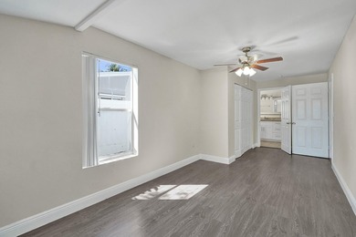 Beautiful 3/2 Single family home in Oakland park! Nicely - photo 13