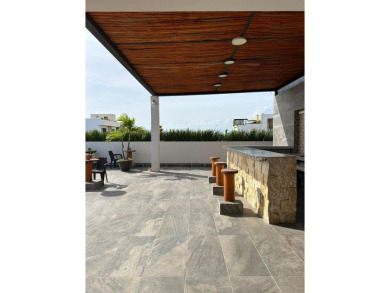 Discover this fully furnished and equipped 2-bedroom, 2-bathroom