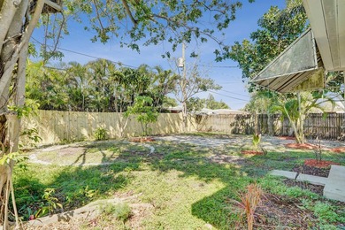 Beautiful 3/2 Single family home in Oakland park! Nicely - photo 24
