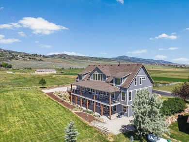 Custom luxury home in beautiful Bear Lake, designed for large - photo 7