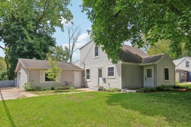Lake Home Sale Pending in Grayslake, Illinois
