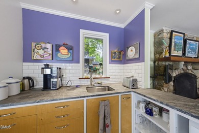 Private 3 bed, 4 bath home with 2 bonus rooms for additional - photo 30
