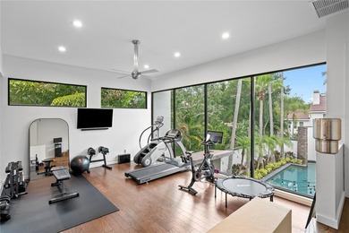 An entertainer's dream in the heart of South Tampa. Tucked away - photo 32