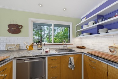 Private 3 bed, 4 bath home with 2 bonus rooms for additional - photo 36