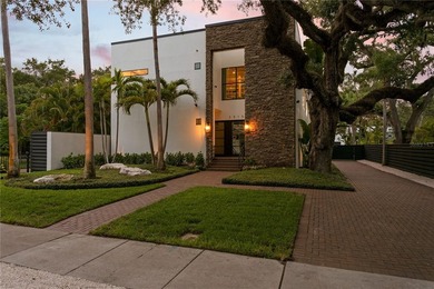 An entertainer's dream in the heart of South Tampa. Tucked away - photo 38