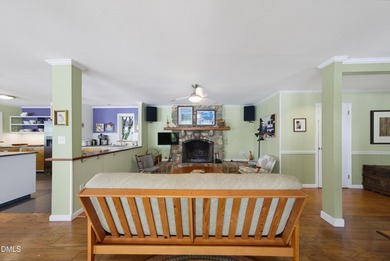 Private 3 bed, 4 bath home with 2 bonus rooms for additional - photo 40