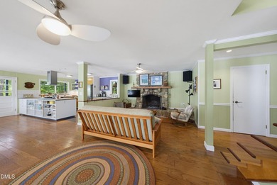 Private 3 bed, 4 bath home with 2 bonus rooms for additional - photo 41
