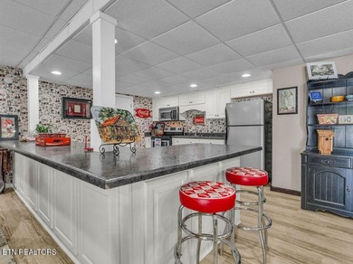 Welcome to 281 Cottage Drive, where classic lakefront living - photo 42