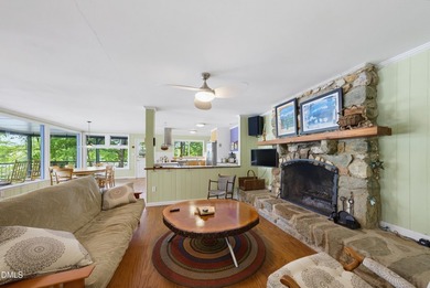 Private 3 bed, 4 bath home with 2 bonus rooms for additional - photo 42