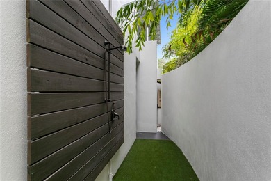 An entertainer's dream in the heart of South Tampa. Tucked away - photo 43