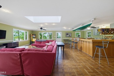 Private 3 bed, 4 bath home with 2 bonus rooms for additional - photo 47