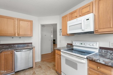 Welcome to this beautifully maintained, move-in-ready home - photo 7
