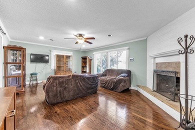 Beautifully updated, spacious home located in a quiet - photo 15