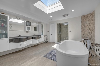 Welcome to This Totally Renovated 5 Bedroom, 4.5 Bath - photo 15