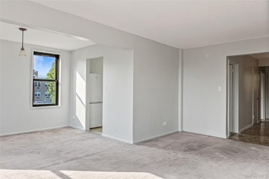 Spacious Corner 2-Bedrooms & 2 Full Bathrooms at Holly House - - photo 7
