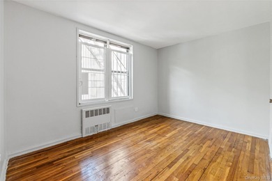 Spacious Corner 2-Bedrooms & 2 Full Bathrooms at Holly House - - photo 8