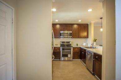 Light & Bright upper 2 bed/1bath, 796 sf Unit in the Verano of - photo 28