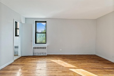 Spacious Corner 2-Bedrooms & 2 Full Bathrooms at Holly House - - photo 10