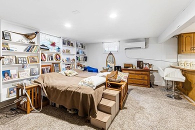 Beautifully updated, spacious home located in a quiet - photo 34