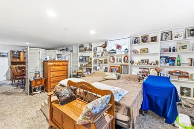 Beautifully updated, spacious home located in a quiet - photo 35