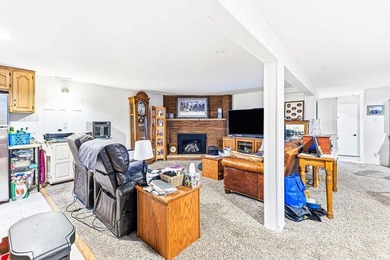 Beautifully updated, spacious home located in a quiet - photo 36