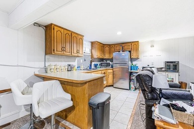 Beautifully updated, spacious home located in a quiet - photo 37