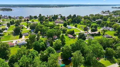 Enjoy everything Lake Wawasee has to offer from this beautifully - photo 39