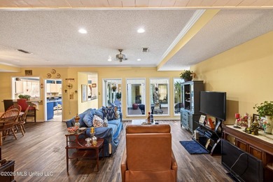 HURRY SELLER MUST SELL!!! UNBELIEVABLE PRICE ON THIS 2834 SQ FT - photo 11