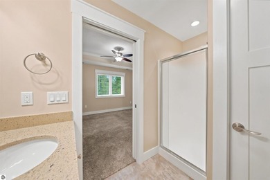Enjoy carefree condo living in this spacious upper-level - photo 18