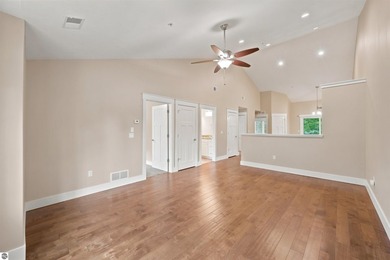Enjoy carefree condo living in this spacious upper-level - photo 24