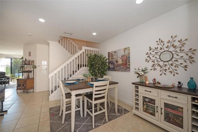 Lake Townhome/Townhouse For Sale in Homestead, Florida